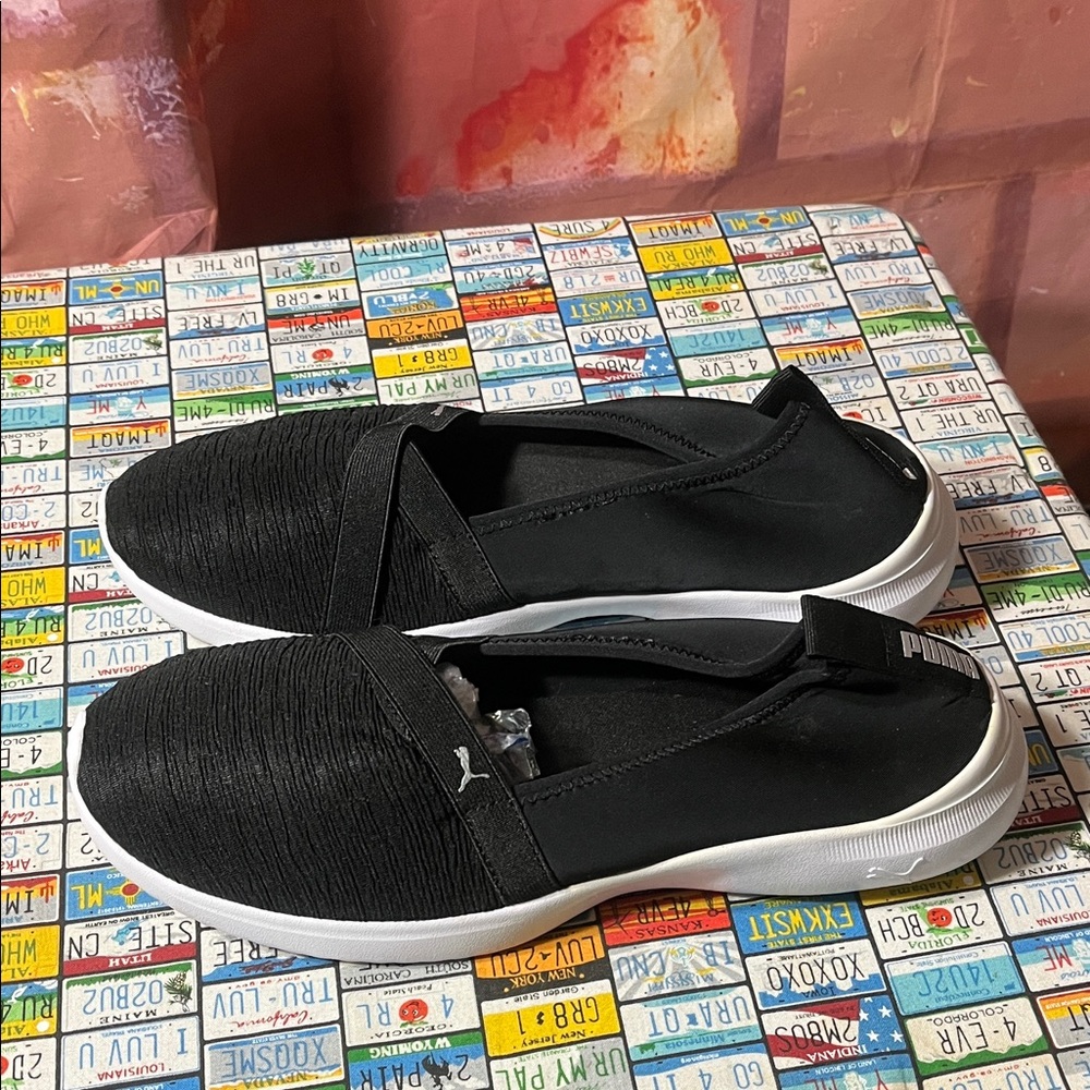 Puma SoftFoam+ Women’s Slip-On Sneakers Black/White Size 11